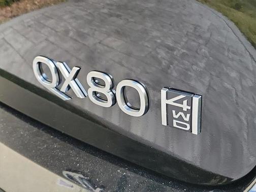 2025 INFINITI QX80 Luxe