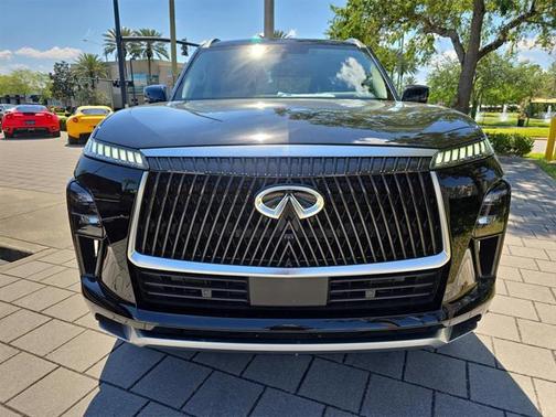 2025 INFINITI QX80 Luxe