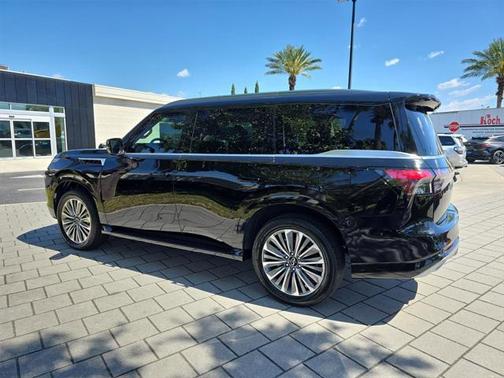 2025 INFINITI QX80 Luxe