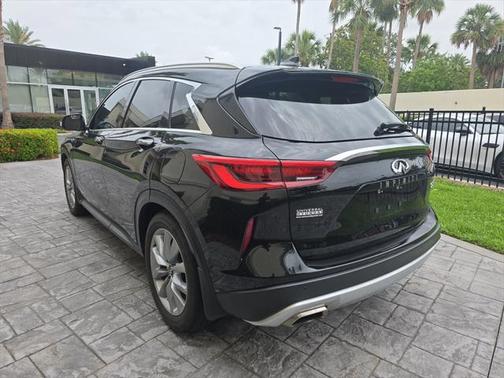2021 INFINITI QX50 LUXE