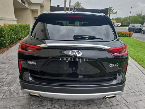 2021 INFINITI QX50 LUXE