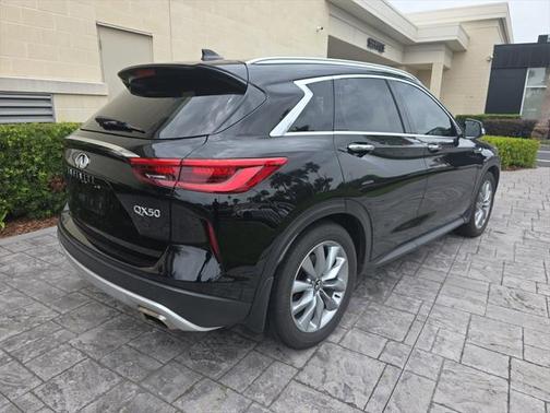 2021 INFINITI QX50 LUXE