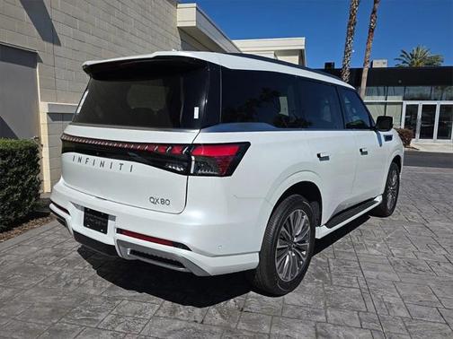 2025 INFINITI QX80 Luxe