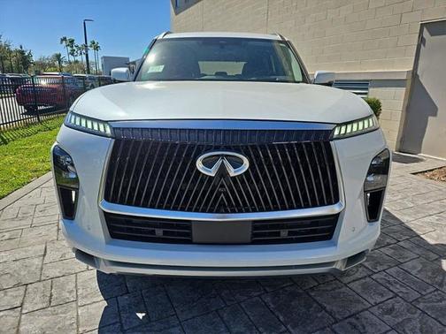 2025 INFINITI QX80 Luxe