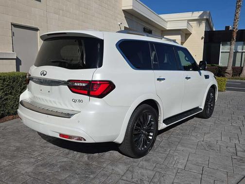 2024 INFINITI QX80 SENSORY AWD