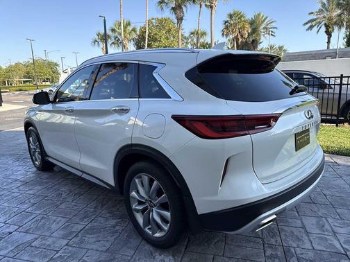 2022 INFINITI QX50 LUXE