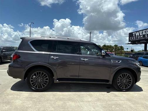 2024 INFINITI QX80 SENSORY AWD