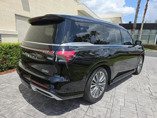 2025 INFINITI QX80 Luxe