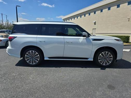 2025 INFINITI QX80 Luxe