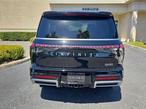 2025 INFINITI QX80 Luxe