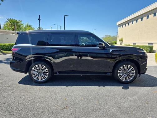 2025 INFINITI QX80 Luxe