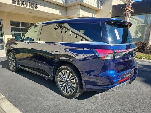2025 INFINITI QX80 Luxe
