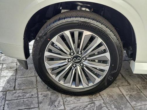 2025 INFINITI QX80 SENSORY AWD
