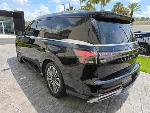 2025 INFINITI QX80 Luxe