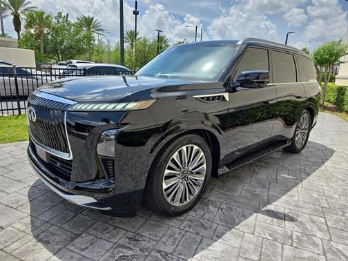 2025 INFINITI QX80 Luxe