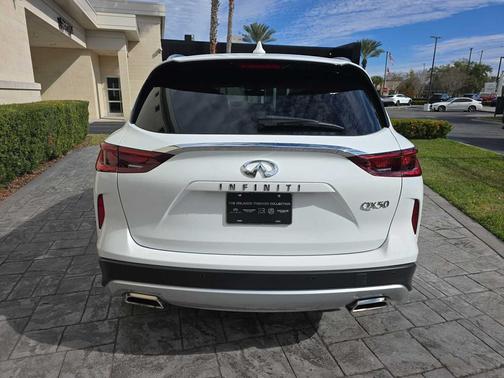 2023 INFINITI QX50 LUXE