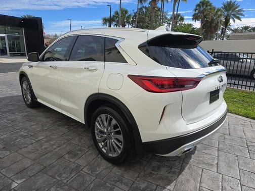 2023 INFINITI QX50 LUXE