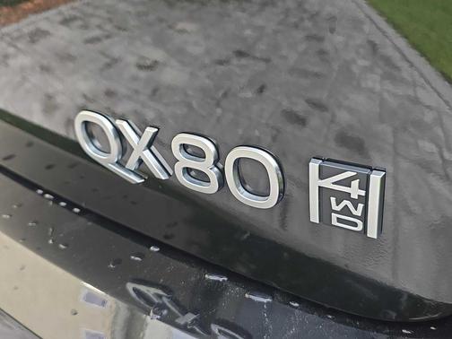 2025 INFINITI QX80 SENSORY AWD