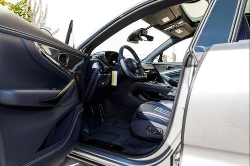 2026 Aston Martin DBX 707