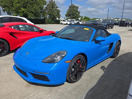 2022 Porsche 718 Boxster S