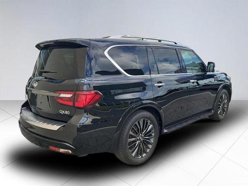 Photo 2 of 31 of 2021 INFINITI QX80 PREMIUM SELECT