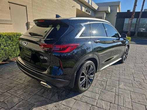 2022 INFINITI QX50 LUXE