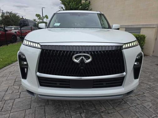 2026 INFINITI QX80 Luxe