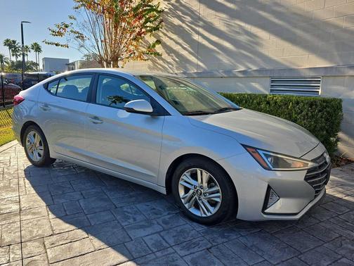 2019 Hyundai ELANTRA SEL