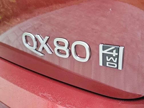 2025 INFINITI QX80 Luxe