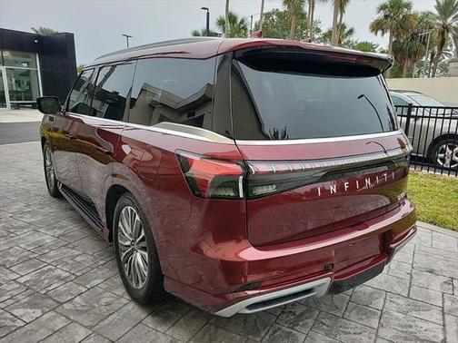 2025 INFINITI QX80 Luxe