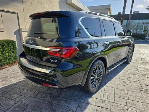 2023 INFINITI QX80 SENSORY