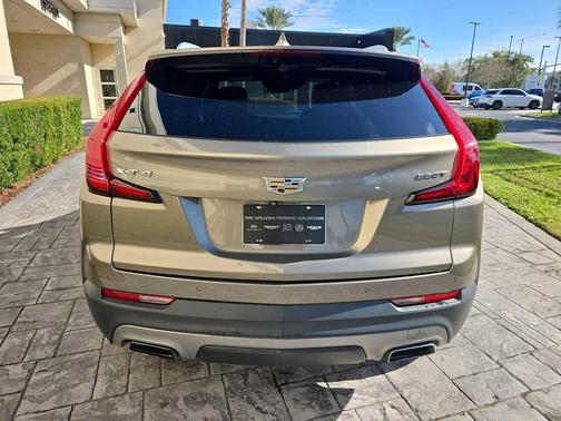 2020 Cadillac XT4 Premium Luxury
