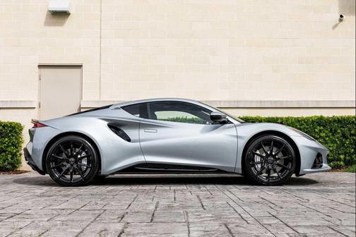 2025 Lotus Emira V6