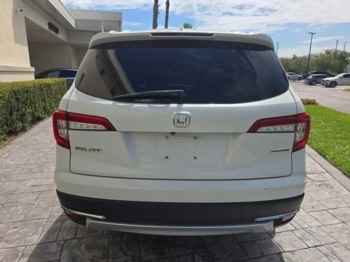 Platinum White Pearl 2020 Honda Pilot Touring 8-Passenger