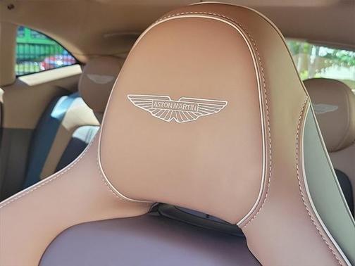 2025 Aston Martin DBX 707