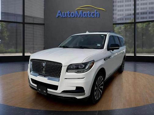 Pristine White Metallic Tri-Coat 2024 Lincoln Navigator Reserve