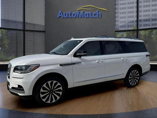 Pristine White Metallic Tri-Coat 2024 Lincoln Navigator Reserve