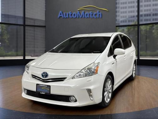 2013 Toyota Prius v Five