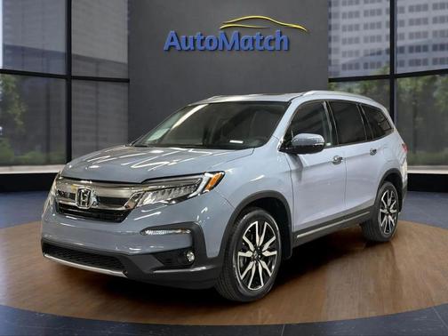 2022 Honda Pilot Touring 8-Passenger