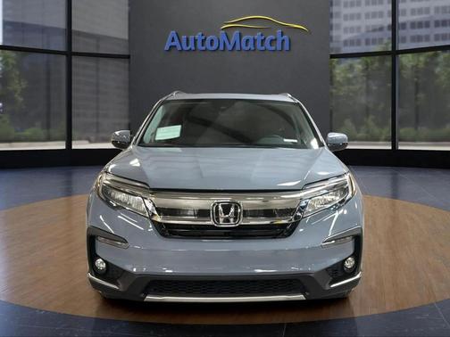 2022 Honda Pilot Touring 8-Passenger