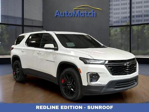 Iridescent Pearl Tricoat 2023 Chevrolet Traverse RS