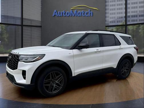 Star White Metallic Tri-Coat 2025 Ford Explorer ST-Line