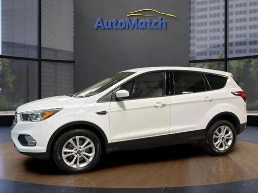 White Platinum Metallic Tri-Coat 2019 Ford Escape SE