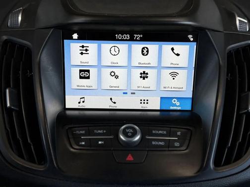 White Platinum Metallic Tri-Coat 2019 Ford Escape SE