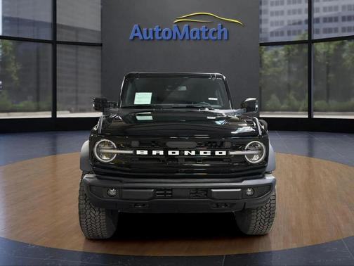 Shadow Black 2025 Ford Bronco Outer Banks