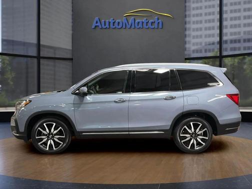 2022 Honda Pilot Touring 8-Passenger