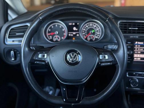 2018 Volkswagen Golf SportWagen TSI SE