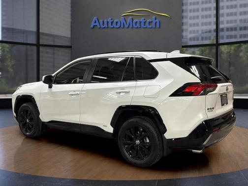 2023 Toyota RAV4 Hybrid SE