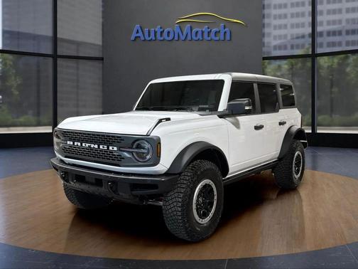 Oxford White 2024 Ford Bronco Badlands