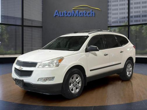 White 2011 Chevrolet Traverse LS